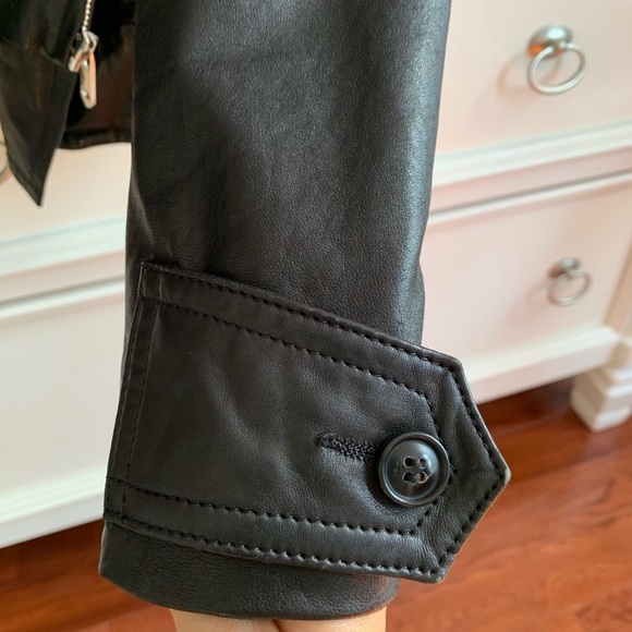 Fur collar leather jacket - Picture 9 of 10